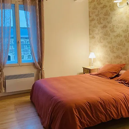 Landsted De Charme Avec Dans Le Magnifique Chateau D'esnes